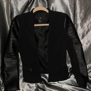 Trendy Black Blazer